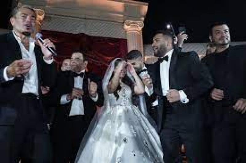 عمرو دياب و محمد حماقي يشعلون زفاف نجل محمد فؤاد