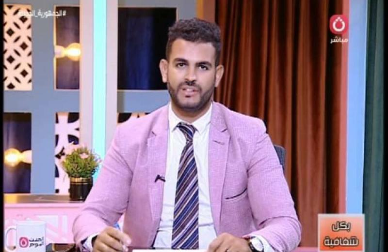 الصحفية مروة حسن تهنئ الإعلامي السيد عبدالعزيز بمناسبة المولود الجديد «يزن»