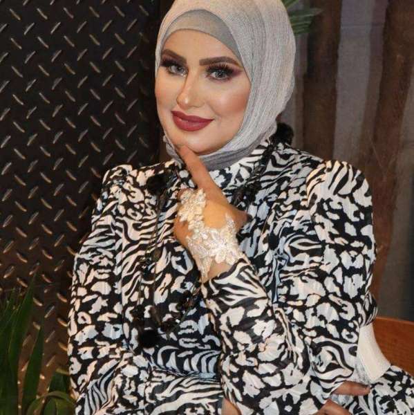 الاعلامية سناء بدير تهنئ مصممة الأزياء حنان اغا بعيد ميلادها