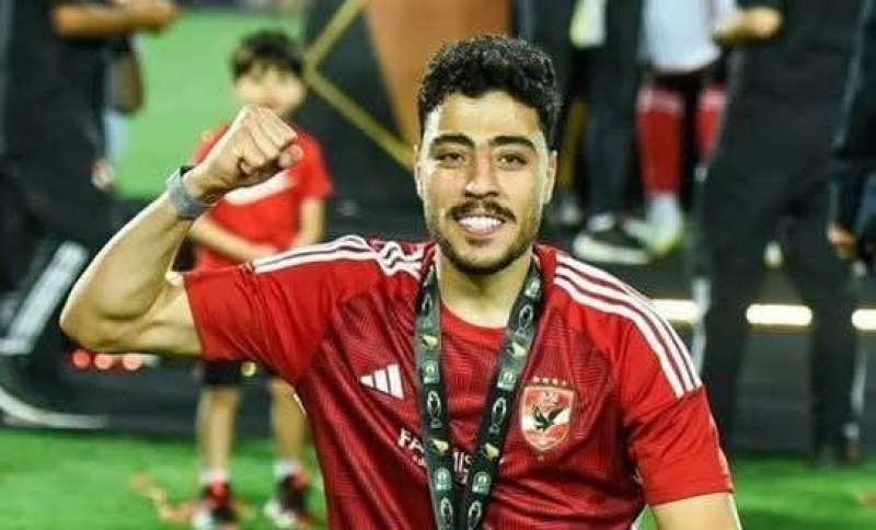 استاد فرحة  عرض الزمالك لأكرم توفيق يثير الجدل