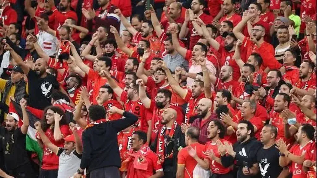عاجل .. منع جمهور الأهلي من الحضور مباراتين وإيقاف مدرب الزمالك
