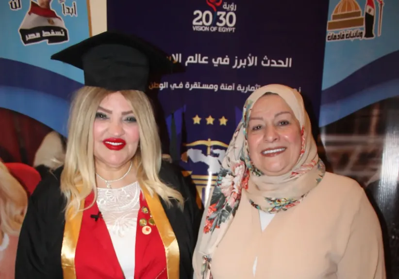بالصور  ..... ناهد شاكر تحصل علي درجة الدكتوراه في القانون الدولي العام