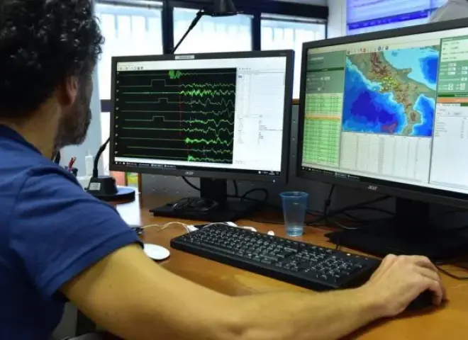 زلزال بقوة 4,4 درجة يضرب مقاطعة إيطالية.. وتعطيل ”مؤقت” لحركة النقل
