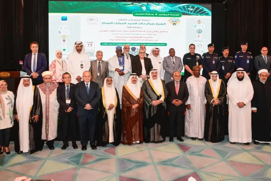 د. الخشت يترأس جلسة علمية ويطرح رؤية علمية شرعية متوازنة .. ويحذر من مخاطر تحرير الجينوم البشري ويدعو إلى التريث وضبط التقدم العلمي بالضوابط الأخلاقية