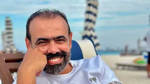 عندما يتحدث الجمال .... الدكتور نور الدين مصطفى قمة الإبداع في طب الأسنان التجميلي