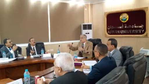 مجلس جامعة أسوان يناقش مستجدات التعليم ويدعم المبادرات الرئاسية ويؤكد علي اعلان النتائج مبكرا