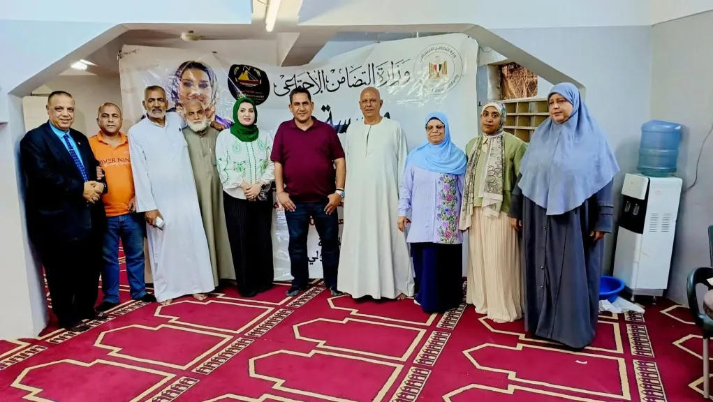 ”مسجد الخضراوي ” ينظم قوافل طبية باسعار رمزيه وصرف ادويه مجانيه ”