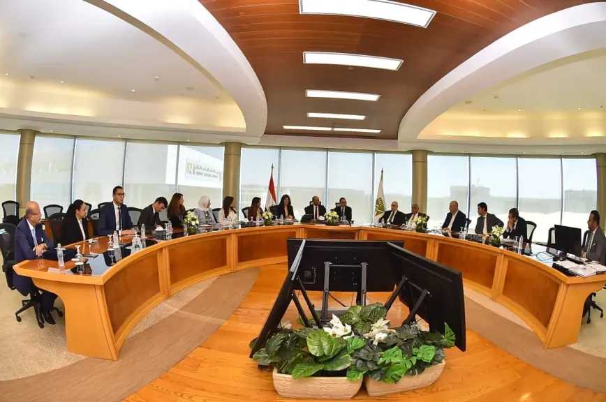 وزير الاستثمار والتجارة الخارجية يفتتح ﺟﻠﺴـﺔ ﺍﻟﺘﺪﺍﻭﻝ ﺑﻤﻨﺎﺳـﺒﺔ ﺑﺪء ﺍﺟﺘﻤﺎﻋﺎﺕ ﻣﺠﻠﺲ ﺇﺩﺍﺭﺓ ﺍﻟﺒﻮﺭﺻﺔ ﺍﻟﻤﺼﺮﻳﺔ ﻓﻲ ﺩﻭﺭﺗﻪ ﺍﻟﺠﺪﻳﺪﺓ