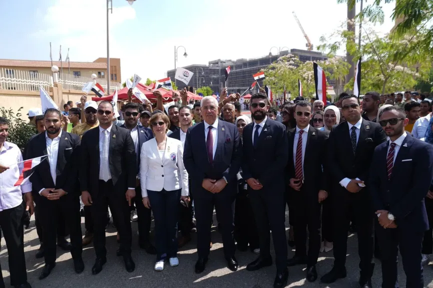 أمين عام حزب الجبهة يدلي بصوته في انتخابات الشيوخ.. ويؤكد: صوتك خنجر في صدر الجماعات الإرهابية