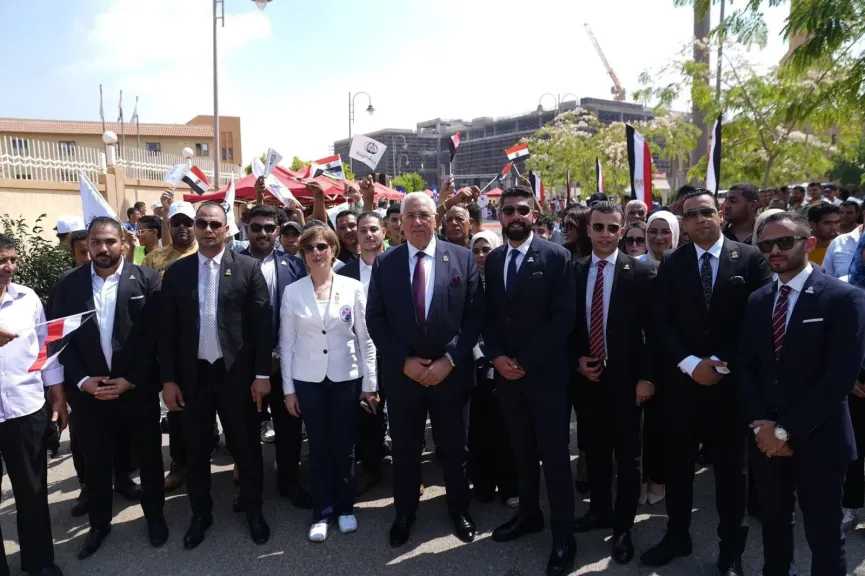 أمين عام حزب الجبهة يدلي بصوته في انتخابات الشيوخ.. ويؤكد: صوتك خنجر في صدر الجماعات الإرهابية