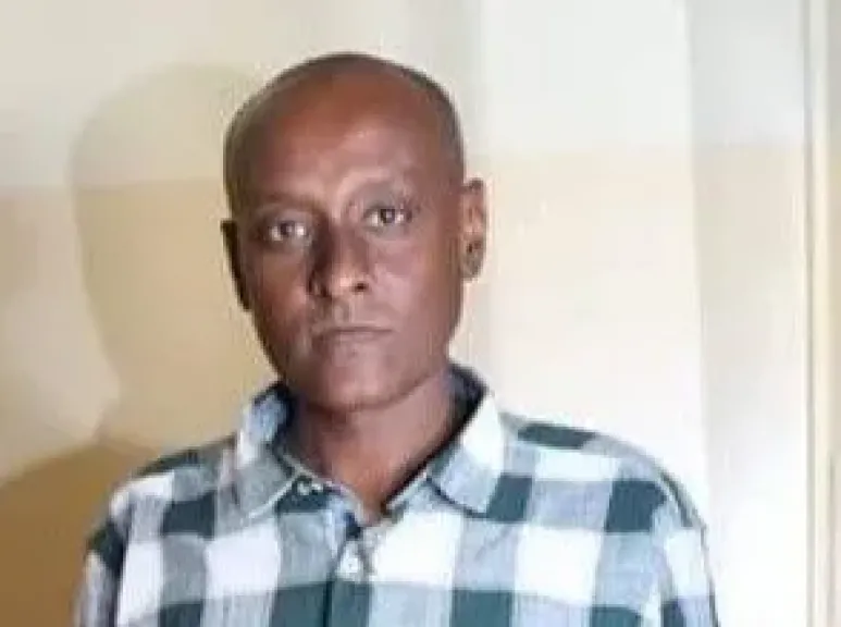 الكاتب عباس طمبل عبدالله الملك