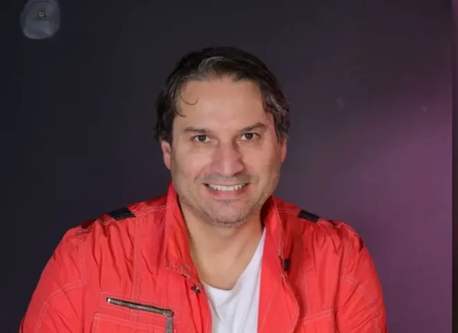 المطرب السوري أيمن سليمان يستعد لطرح ألبومه الجديد ”بحبك موت”