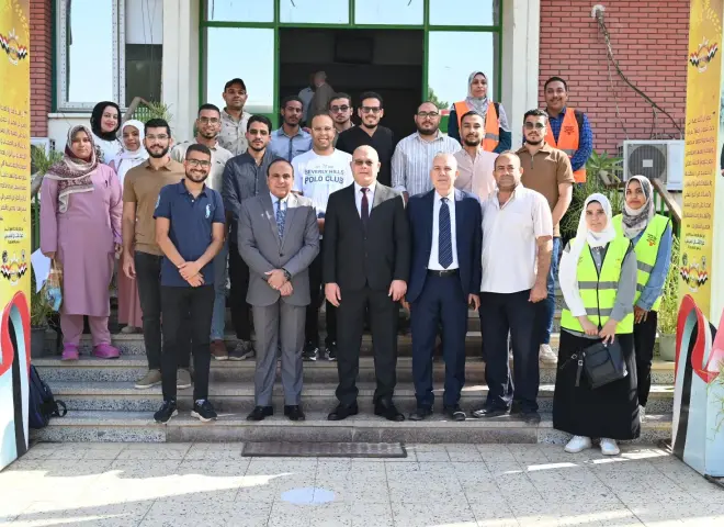 بالصور : جامعة سوهاج بالتعاون مع ” حياة كريمة ” تفحص ٤٢٩ مريض بقرية نيدة بسوهاج