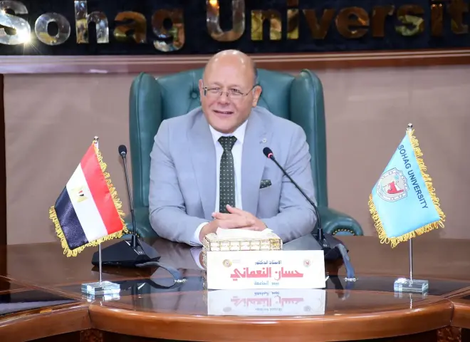 استكمالا لسلسلة انجازات المنظومة التعليمية بجامعة سوهاج ...  قرار وزاري بتفعيل برنامج التوجيه والإرشاد الأسري بكلية الآداب الأول من نوعه على مستوى الجامعات المصرية