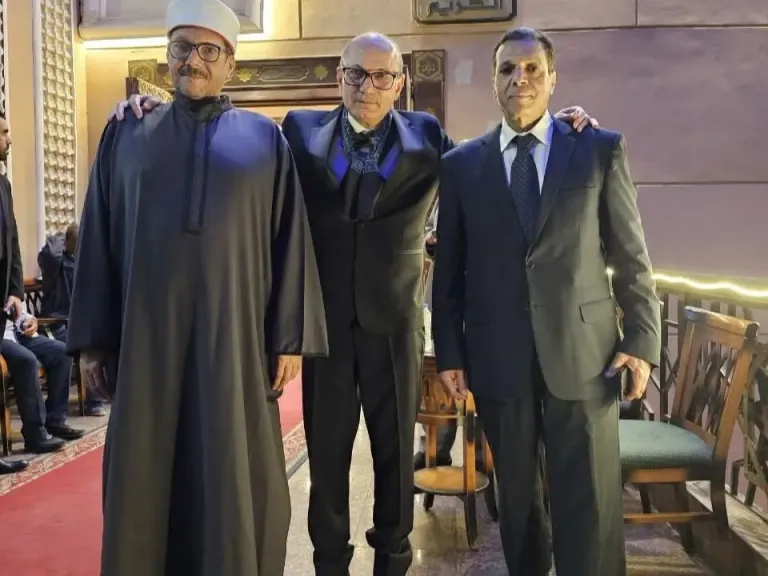 سفير تركيا صالح موطلو شن يزور أسرة الشيخ عبد الباسط عبد الصمد ويعزي في وفاة نجله عصام