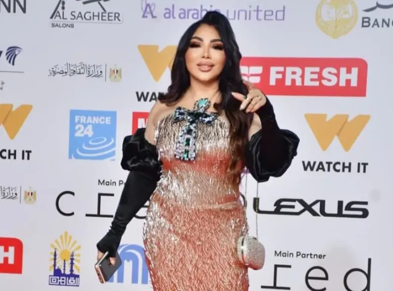 غادة إبراهيم تتألق على السجادة الحمراء  في مهرجان القاهرة السينمائي الـ46