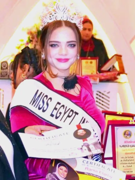 تكريم ملكة جمال مصر للسلام الفنانة لولى يحيى