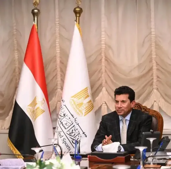 مصر تحتضن مجسم كأس العالم FIFA 2026™ بجدارة