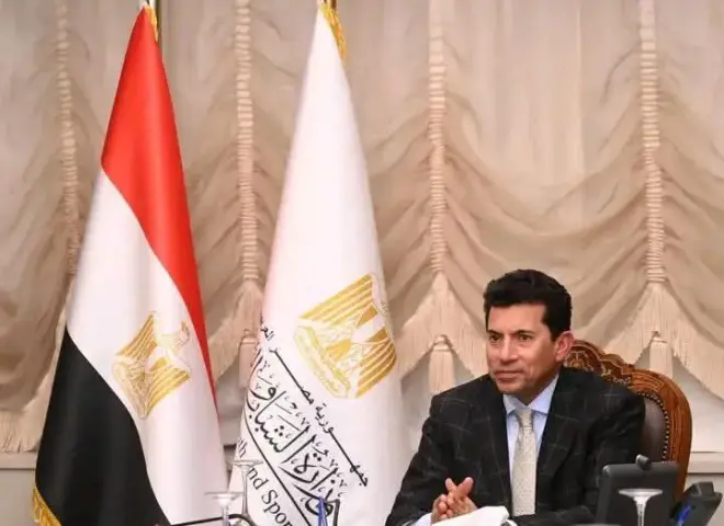 مصر تحتضن مجسم كأس العالم FIFA 2026™ بجدارة