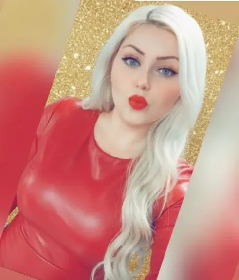 شعبان عبدالحميد ومؤسسة فرحة الإعلامية يهنئون الإعلامية دينا محمود بعيد ميلادها