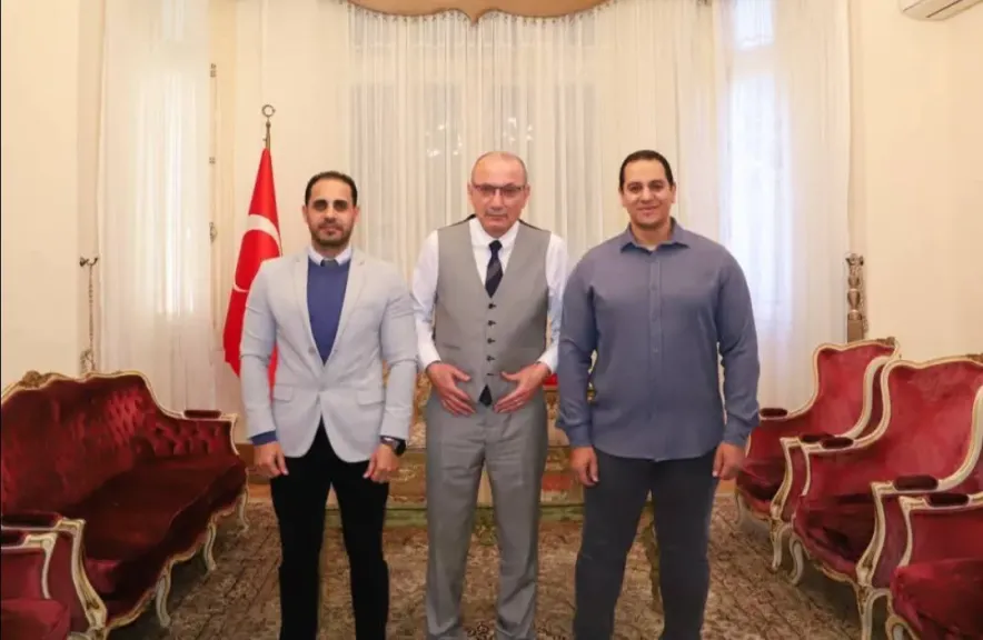 سفير تركيا بالقاهرة يبرز فخره بوكالة الأناضول في تصويت الصور لعام 2025