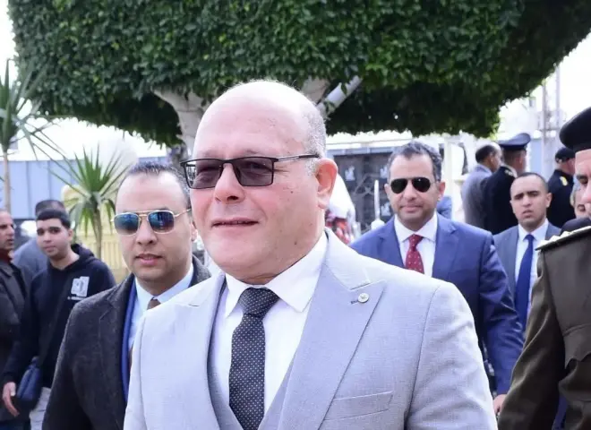 رئيس جامعة سوهاج وطيور الظلام