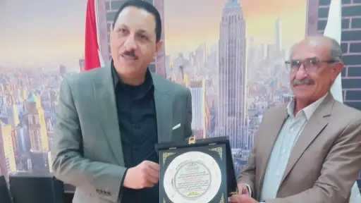 نقيب معلمين سمسطا يكرم مدير عام إدارة سمسطا التعليمية