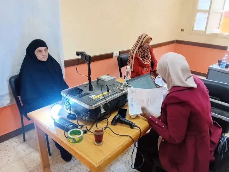 قومى المرأة بسوهاج : استخراج 107 بطاقة رقم قومى بطما