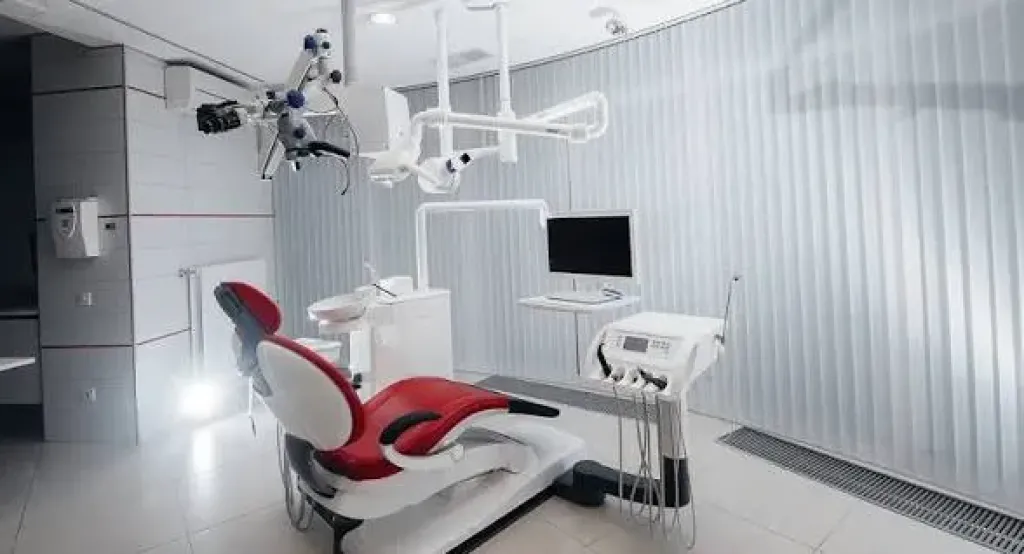 دليلك المباشر لخدمات طب الأسنان المتطورة في مدينة المنصورة