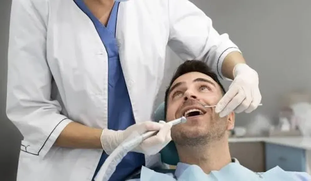 ثورة في عالم طب الأسنان: كيف تختار الحلول الأنسب لترميم وحماية أسنانك؟