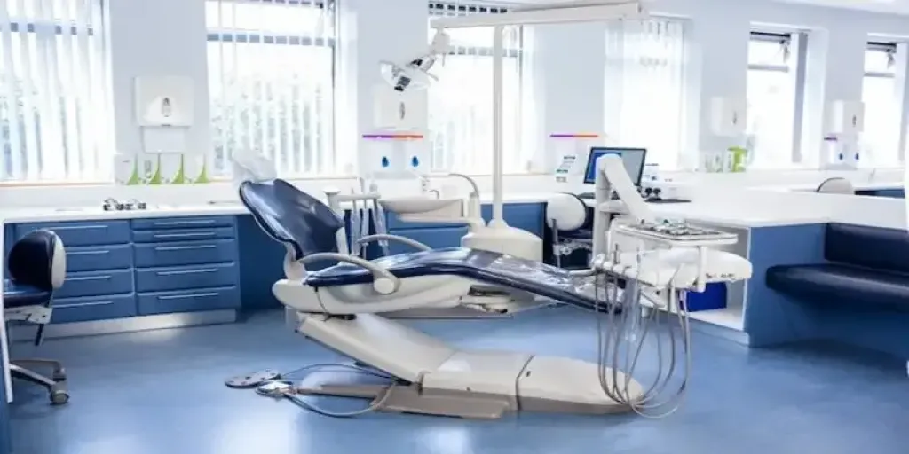 افضل 11 دكتور زراعة اسنان في مصر وأبرز عيادات المنصورة