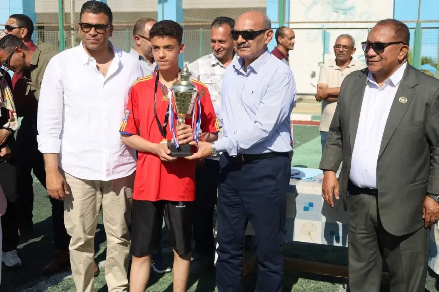 محافظ السويس يشهد ختام مبادرة “نجوم الملاعب” لاكتشاف المواهب الرياضية بالمدارس