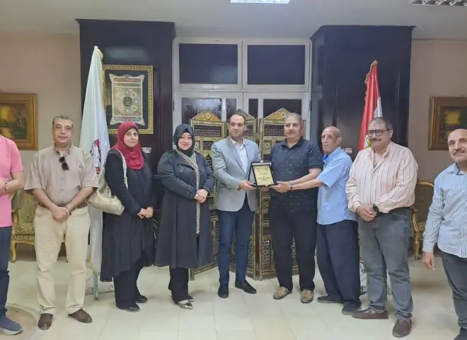 مدير مديرية الشباب والرياضة بسوهاج يبحث مع مجلس إدارة نادي الإيمان للمعاقين خطة التطوير وتنمية الموارد